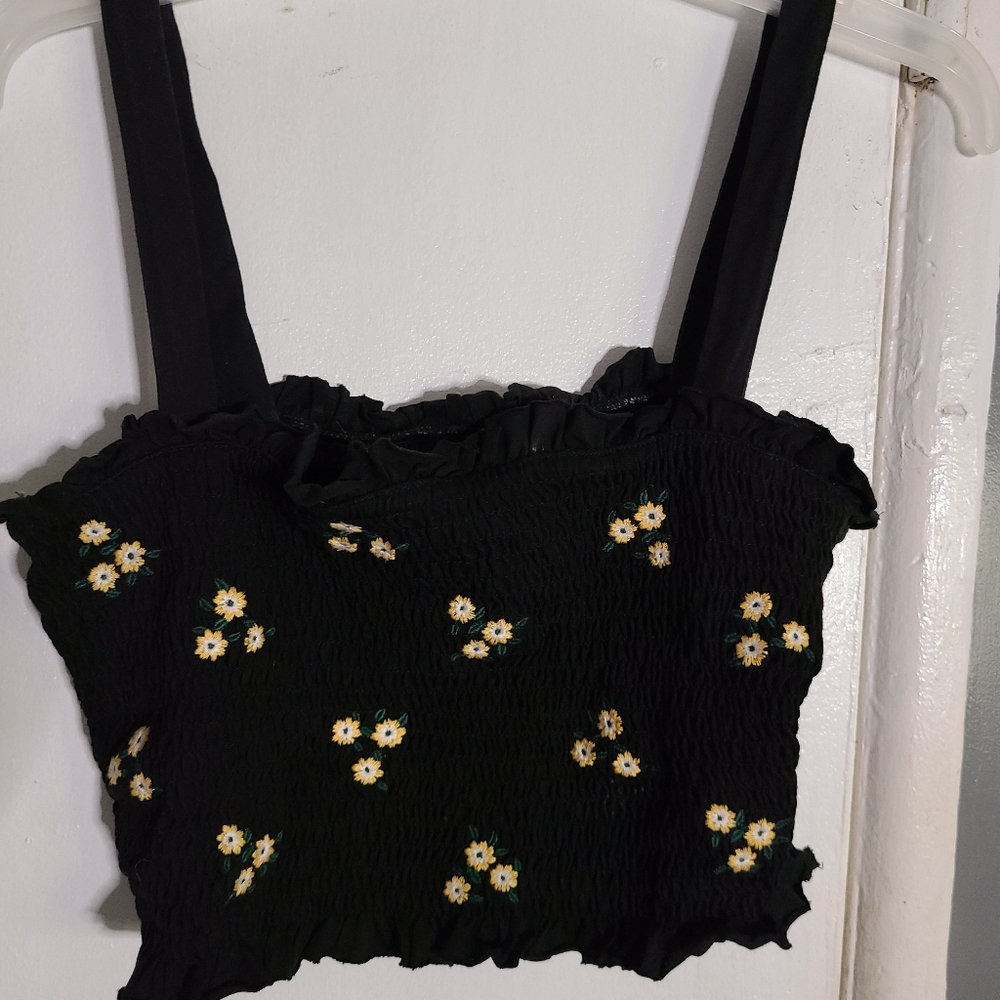 Black flower crop top